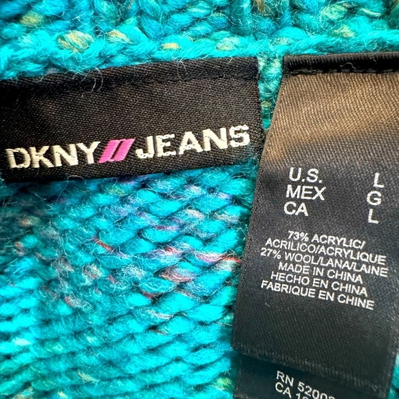 DKNY Jeans sweater in a size large, decorative sequence and a decorative button - Picture 9 of 10